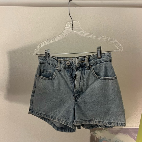 Denim shorts - Picture 1 of 3